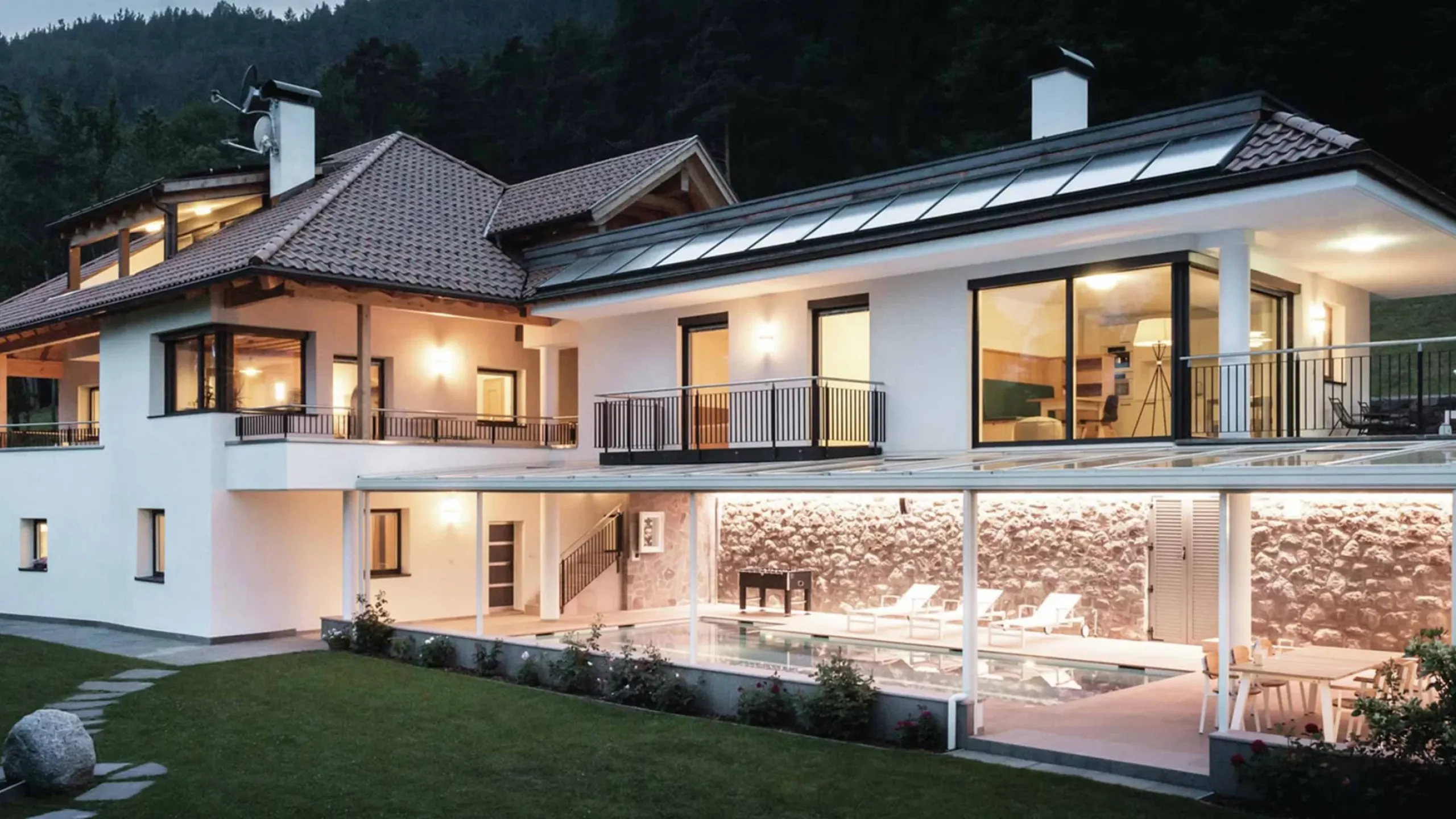 Außenansicht Haus mit Fenster München